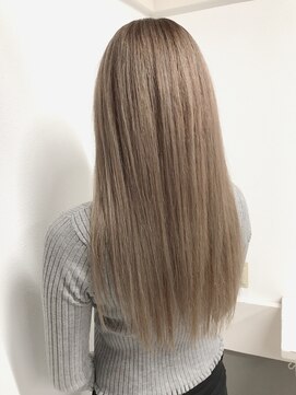 ジゼル(GiseL) ミルクティーアッシュ/ダブルカラー/ブリーチ/髪質改善