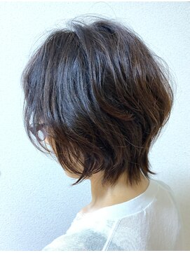 ダリ 本店(DAHLI) ウルフカット×透明感イルミナカラー