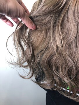 テテ(TETE) グレージュ　長堀橋×心斎橋