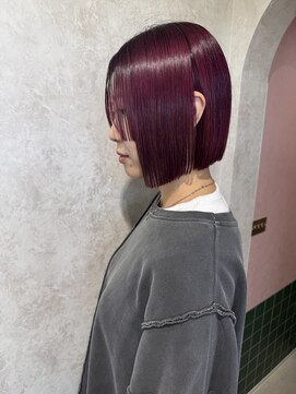 レプル(rEpLE) ブリーチ必須!ラズベリーカラー×パツンとボブ