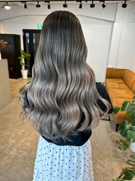 メリー オオサカ(Merly Osaka) スモーキーグレーバレイヤージュ