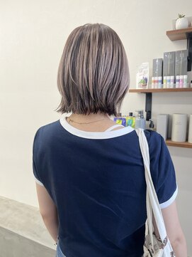 ソソ(soso) 【soso 伊勢田】レイヤーボブ/ブリーチ/横浜