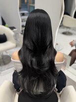 エクララ(eclala)&nbsp;透け感のある黒髪×レイヤーカットでワンホンヘア♪