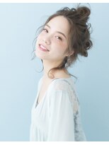 シャンプー 本店(SHAMPOO)&nbsp;おくれ毛たっぷり高めのシニヨンスタイル！