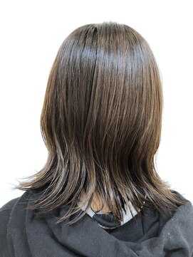 ヘアーアンドメイク きゃら(Hair&Make chara) 外ハネ、軽さのセミロングスタイル