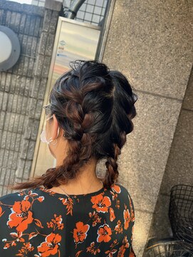 ディーヘアーデザイン(d.HAIR DESIGN) ツイン三つ編み