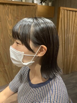 ヘアードレスビュー(hair dress V.I.E.W) 忙しい方に♪スタイリングいらず外はねミディアムスタイル