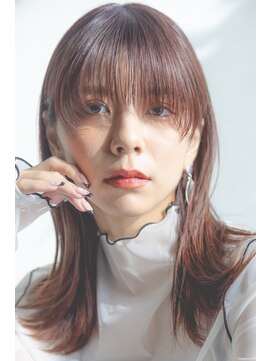 ページボーイ美容室 目元を包むワイドバングミディ