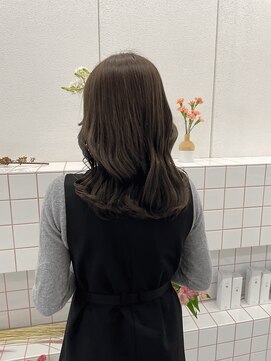 リル(re'll) 《花屋併設》オリーブベージュ［酸性ストレート/ヘアセット]