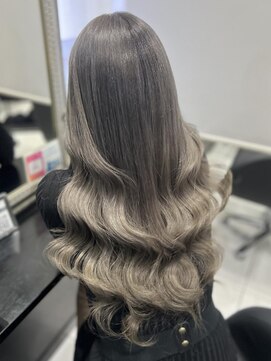 ヘアーデザイン ジェルム(Hair Design germe) シルバーグレー / YUDU