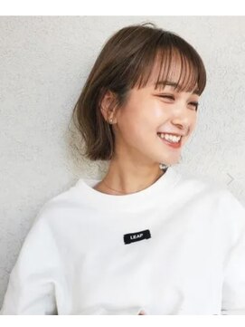 ウル(ulu) 切りっぱなし 外ハネ ショート