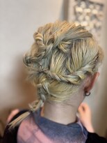 アンツ サザンリゾート 茅ヶ崎店(ANT'S Southern Resort)&nbsp;個性派アップウルフヘア/アプリコットオレンジ/夏のヘアアレンジ