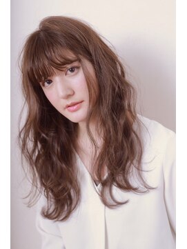 リプ(Lipu) やわらかさと抜け感たっぷりベージュ