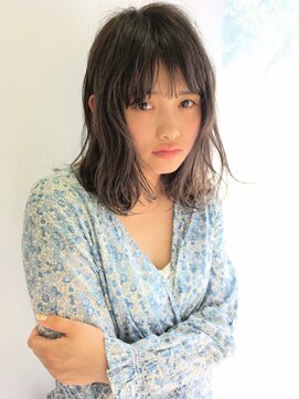 チェルシー 表参道 学生限定　髪が揺らいで透けるのはパーマが生きているから