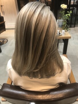 グラフ(Graph 'puppet) アパレル女子にオススメ!透明感抜群のバレイヤージュカラー