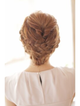 ジーナ 梅田(Zina) 【Zina 梅田】 夏★編み込みアップスタイル