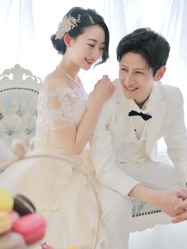 ディア(.eer) シニヨンアップスタイル // ロング × 花嫁ヘア