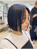 黒髪前下がりボブ