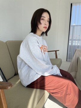 アン(Un) 【ミディアムウルフ】【レイヤーカット】【南船場】