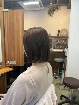 クエント(cuento) 切りっぱなしボブ