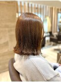 グレージュ×外はねボブ