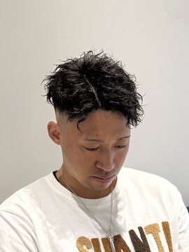 フラミューム 三島(flammeum) フェード/刈り上げ/ツイスパ/アップバング/短髪