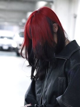 シーズ 栄(sea's) レイヤーとレッドとブラックのルーツカラー