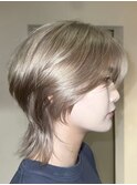ホワイトブロンドブリーチメンズ韓国ヘアセンターパートウルフ