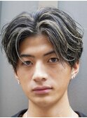 渋谷メンズハイライトカラー緩めスパイラルパーマメッシュカラー