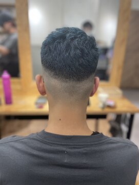 クーシ(kuusi) ハイトーンスキンフェード【高円寺/東高円寺/新高円寺】