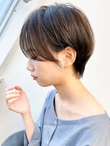 エミュー(emue)&nbsp;透明感オリーブグレージュ◎切りっぱなしボブ×20代30代