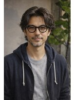 キュー(Cue_) 《30代40代男性へ。大人のメンズパーマ》リバースセンターパート