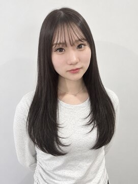 ルトワフクロマチ(Lutowa Fukuromachi) 暗髪ロング×顔周りレイヤー×シースルーバング/袋町/本通