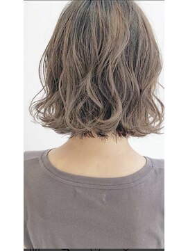 アミル(AMIL) ゆるふわボブ