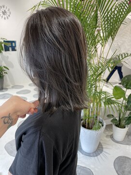 ファムエリア(FEMME AREA) ミディアムレイヤー　ハイライトグレージュ