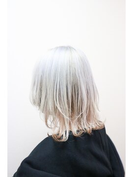 キミ(kimi) 【kimi自由が丘】ケアブリーチ×ホワイトカラー×ウルフカット