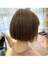ティエル(Tiele) 切りっぱなしボブ