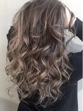 アオアクア バイ グルグル 小岩店(ao akua by GULGUL) 美髪ナチュラルグレージュグラデーションカラー【小岩】