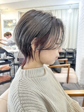 トッカ ヘアアンドトリートメント 難波店 ウルフカット/インナーカラー/ショートカット