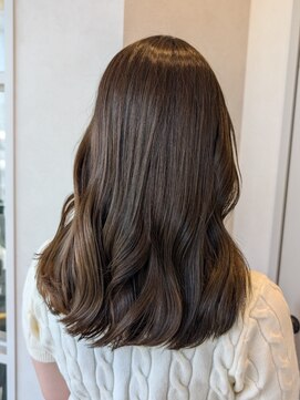 ポジ(poji) 韓国風 前髪カット 艶髪 くびれ巻き サイドバング