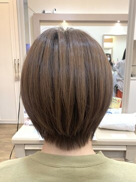 アルターリール(aL ter Rire) 黒髪/ボブルフ/ネビージュ/小顔/ワンレン/福原遼華