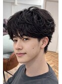 メンズニュアンスパーマ韓国風波巻きナチュラルフェザーマッシュ