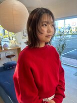 O&nbsp;レイヤーカットことりベージュミディアムヘア顔周りカット