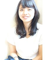 アサンブラージュ(assemblage)&nbsp;ダークカラーはツヤ感が決めて【やわらかミディアムスタイル】