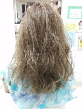 メルマードバーベル(Mermard Bavel) ダブルカラー【アッシュベージュ】