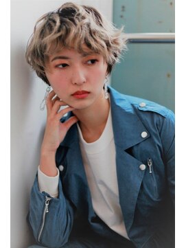 アッシュ 千歳烏山店(Ash) ブリーチグラデーションハンサムショート