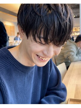 ノイ(noi) センターパートニュアンスパーマ刈り上げツーブロックメンズヘア