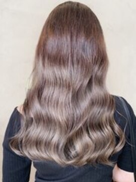 アース オーセンティック 関内店(EARTH Authentic) 透明感抜群♪ダブルカラーブリーチミルクティーベージュ