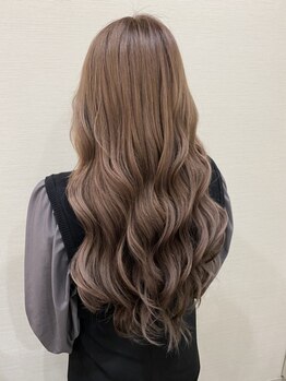 【JR大久保駅徒歩1分】再現性の高さが人気の秘密。計算しつくされたカットで、忙しい朝も簡単にキマる♪