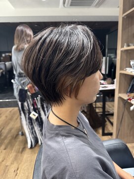 ハピネス クローバー 八木店(Happiness CLOVER) マッシュショート　くびレイヤー　インナーカラー　ベージュ